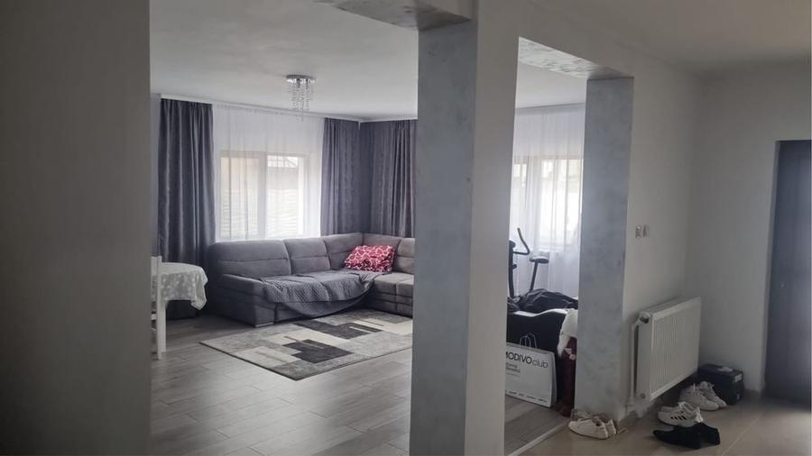 Casă cu 4 camere în Milești