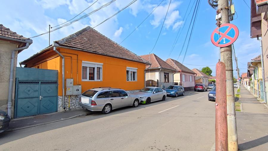 Casa individuala singur in curte in Sibiu zona Terezian - 1