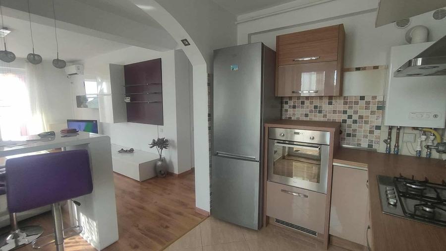 Aparatorii Patriei, Piata Berceni - 7