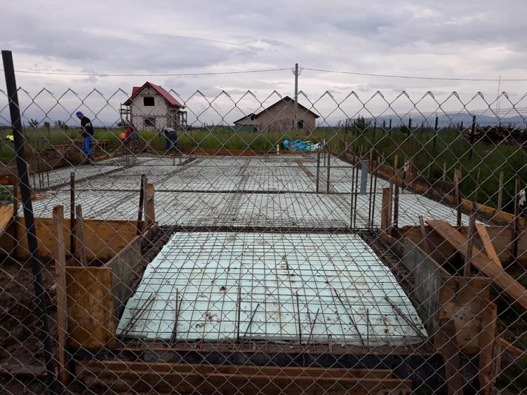 Teren 1000 mp pentru constructie case , cu fundatie si proiect - 5