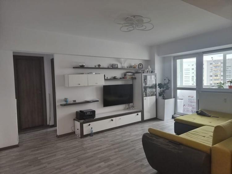 Proprietar, vand ap. 2Camere Stradal cu vedere pe spate, Orientare SudEst - 4