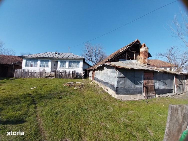 Casa cu teren de vanzare in loc. Floru, jud. Olt - 2