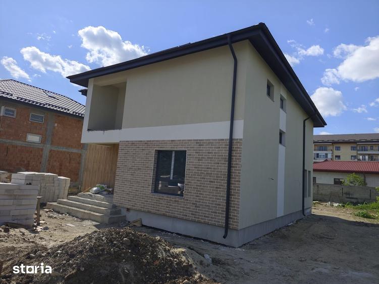 Casă cu 5 camere cu Teren 625 Mp în Mogoșoaia