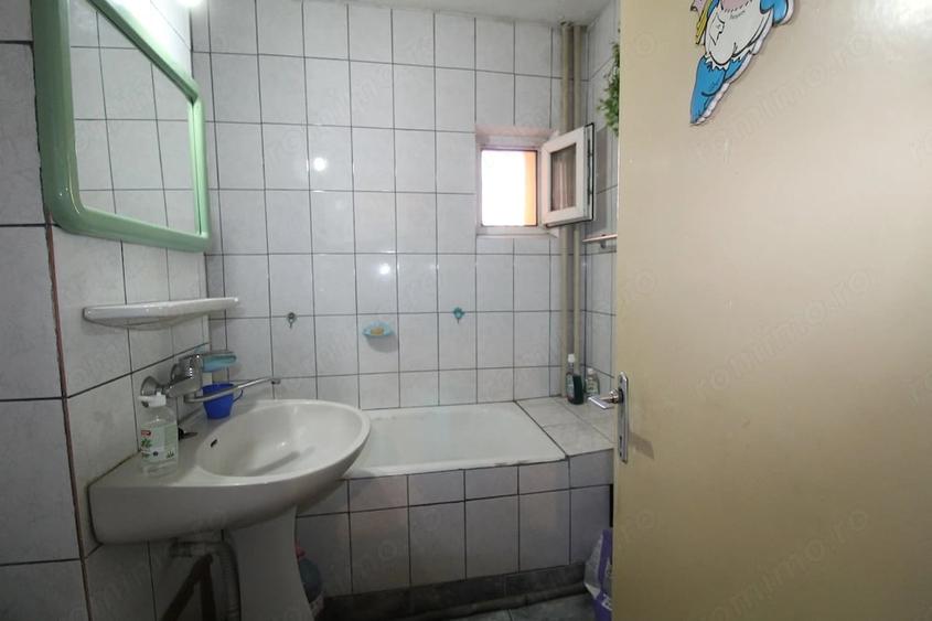 Apartament cu 3 camere decomandat în 9 Mai