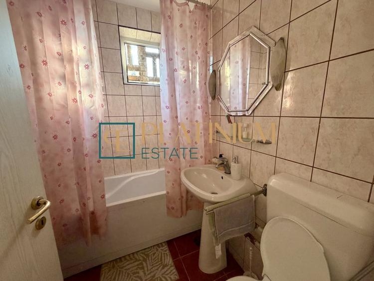 Apartament cu 3 camere semidecomandat, mobilat în Medicină