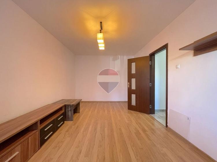 Apartament cu 2 camere decomandat în Astra