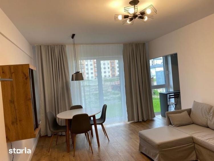 Apartament cu 2 camere decomandat în Tractorul
