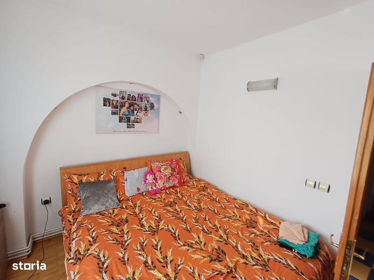 Apartament cu 3 camere decomandat în Republicii