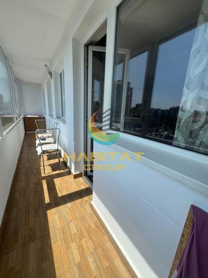 Apartament cu 3 camere semidecomandat, mobilat în P-ța Victoriei
