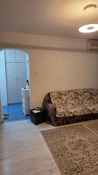 Apartament cu 2 camere semidecomandat în Colentina