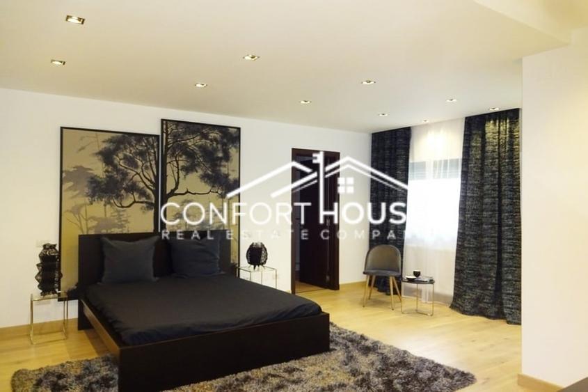 Duplex cu 6 camere cu Canalizare în Iancu Nicolae