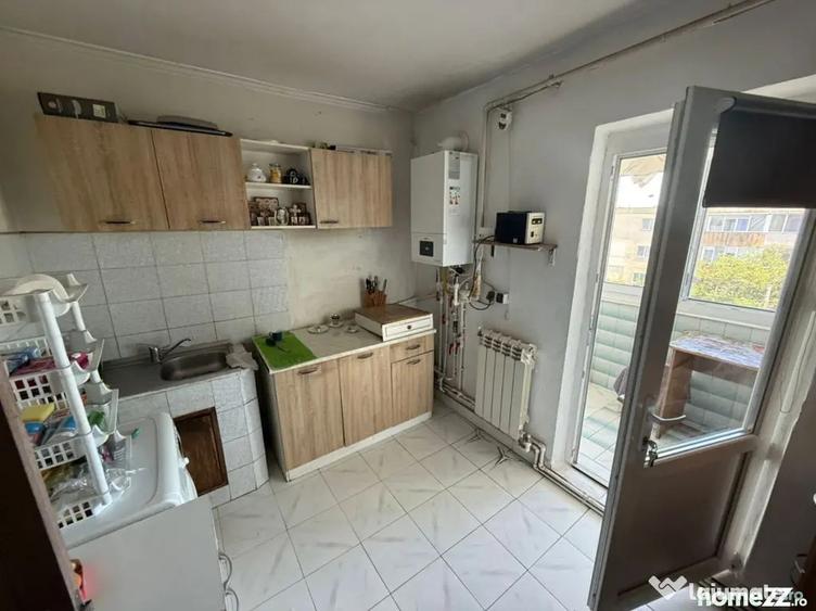 Apartament cu 3 camere decomandat în Tomis III