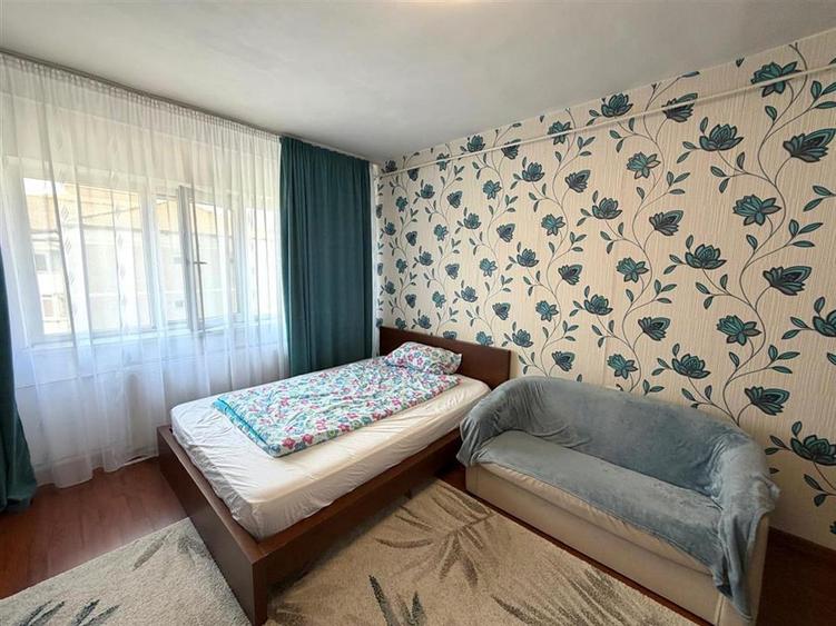 Garsonieră decomandată în Rogerius