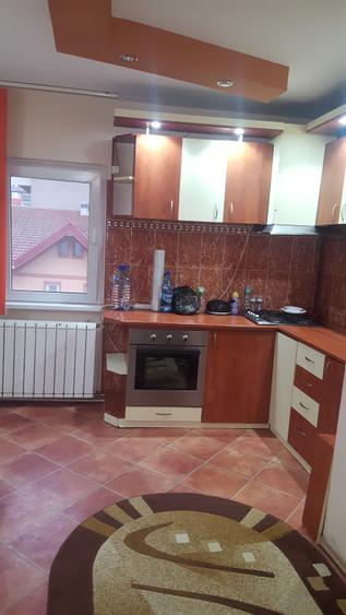 Apartament cu 3 camere semidecomandat în Lunei