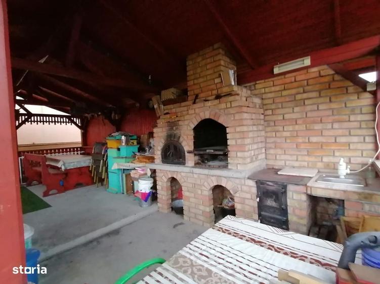 Casă cu 4 camere cu Teren 1000 Mp în Central