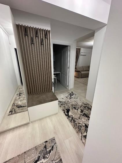 Apartament cu 2 camere decomandat, mobilat în Central