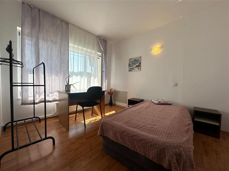 Casă cu 4 camere cu Teren 1000 Mp în Bârnova