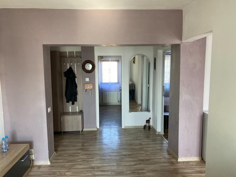 Apartament cu 3 camere decomandat, mobilat în Inel I