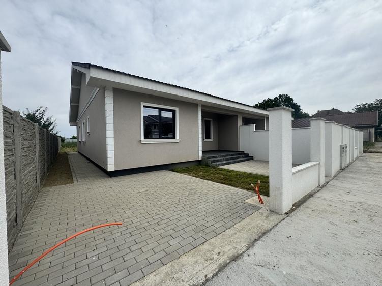 Duplex cu 3 camere cu Canalizare în Beregsău Mare