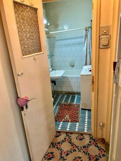 Apartament cu 3 camere semidecomandat în Titan