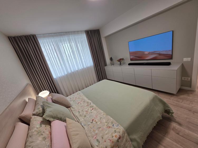Apartament cu 2 camere semidecomandat în 22 Decembrie