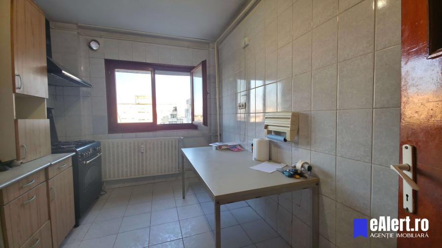 Apartament cu 4 camere în Rahova