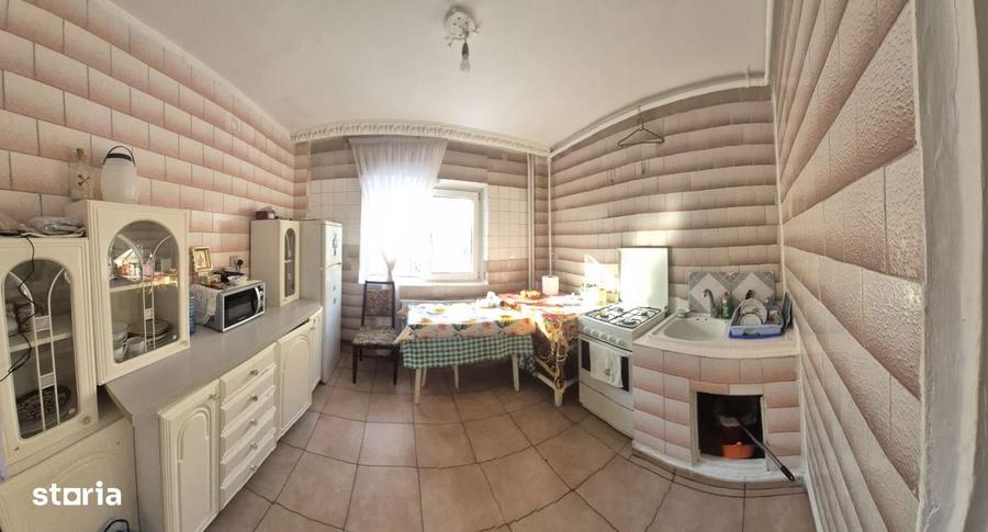 Apartament cu 2 camere semidecomandat în Rahova