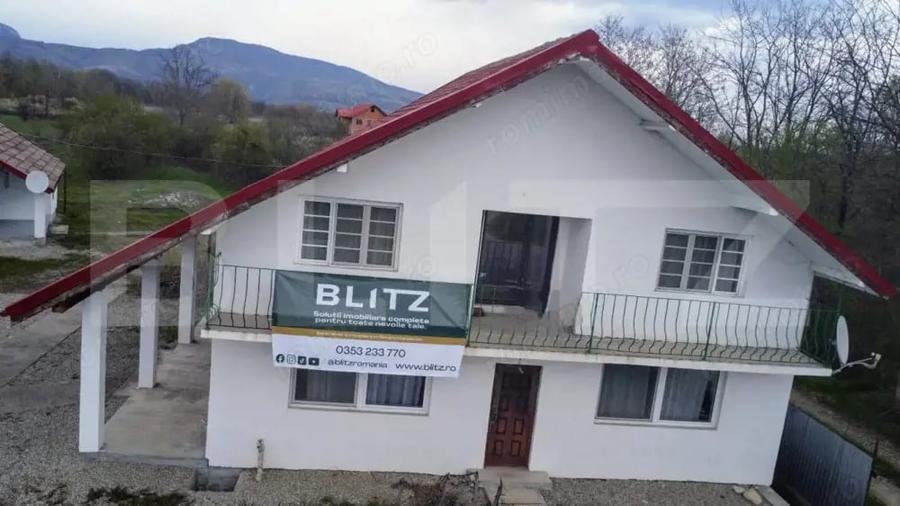 Casă cu Teren 450 Mp în Arcani