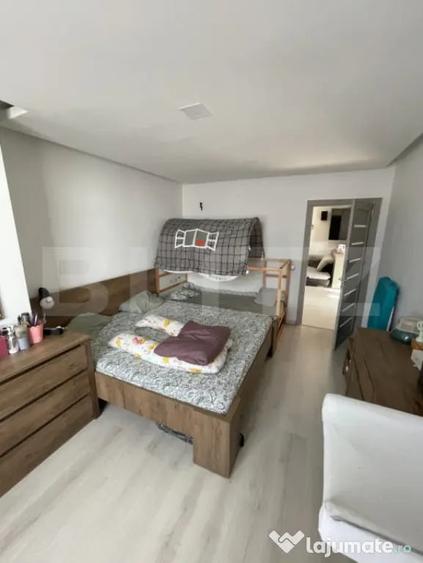 Apartament cu 3 camere semidecomandat în Someșeni