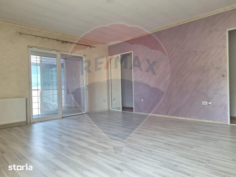 Casa / Vila cu 11 camere de vanzare Bulevardul Gheorghe Chi?u, Craiov - 3