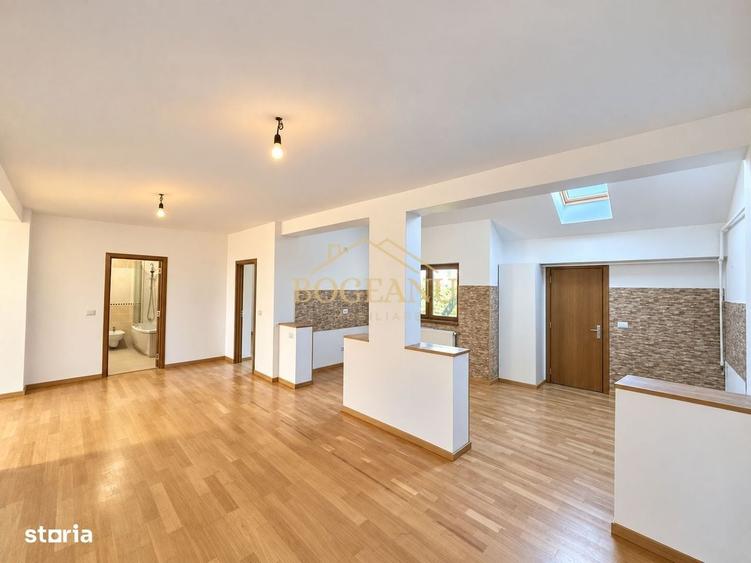 Apartament cu 3 camere semidecomandat în Neptun