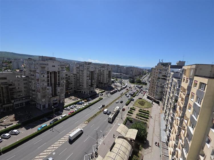 Apartament cu 2 camere decomandat, mobilat în Mărăști