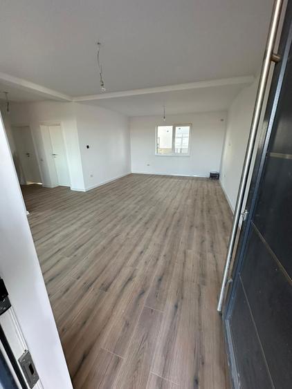 De vanzare casa cu 4 camere - 1