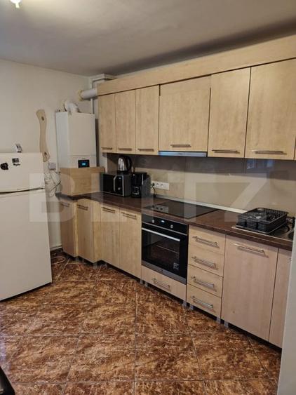 Apartament de vanzare, cu 2 camere, 60 mp, zona 1 Decembrie - 2