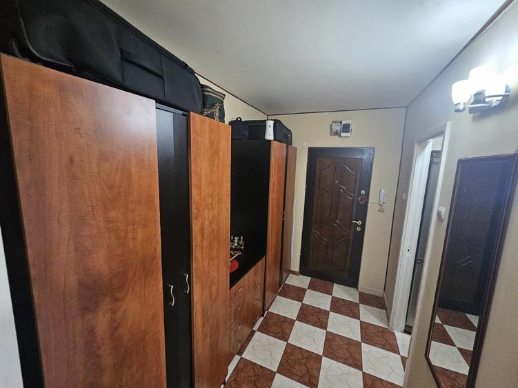 Valea Ialomitei langa statia de metrou  garsoniera mobilata utilata p/4 dec - 8