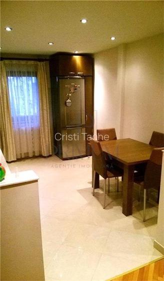 BUCOVINA - 3 camere - 2 bai - 2 balcoane - clima - decomandat - ETAJ 3