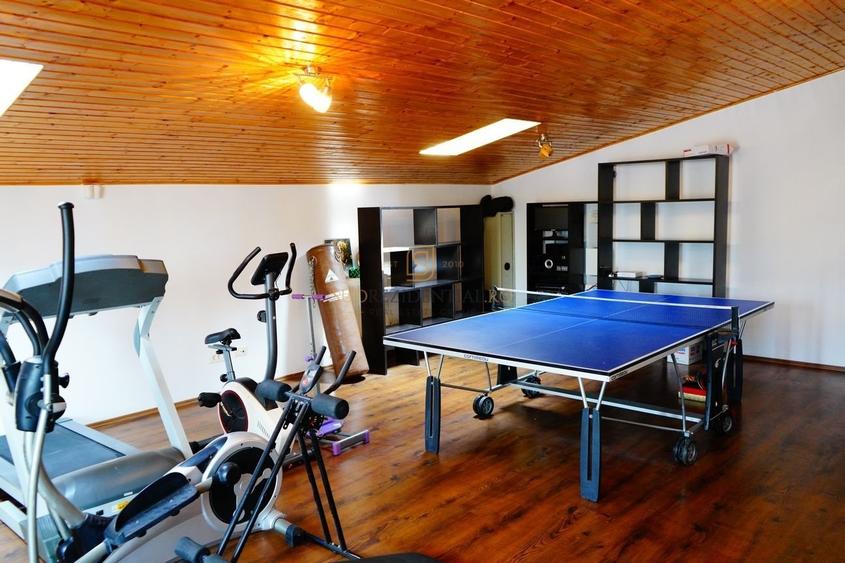 Vila S+P+1E+M cu 6 camere, suprafata 321 mp, zona Aparatorii Patriei - 20