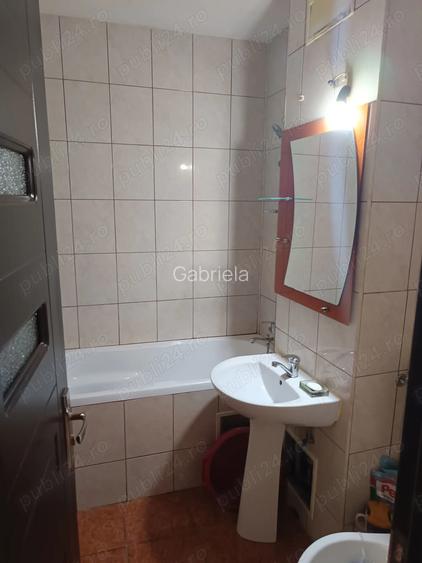 Vand garsoniera zona postavarului