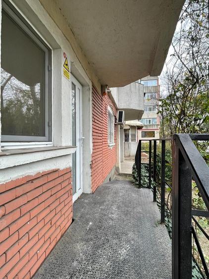 Dezrobirii - garsoniera cu destinatie de spatiu comercial, iesire stradala - 4