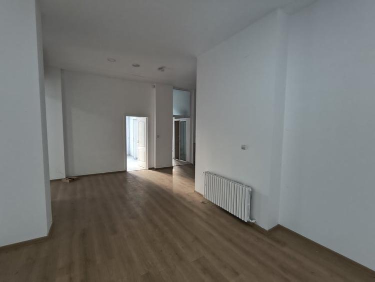 Ultracentral Promendata Stefan cel Mare-cladire interbelica diverse activitati - 10