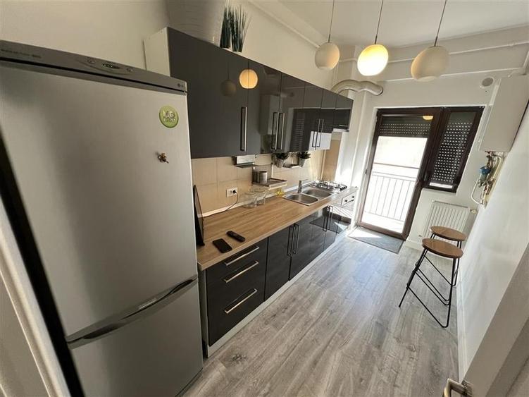 Garsoniera bloc nou, et 2, mobilata + utilata,  Scoala 2 - 3