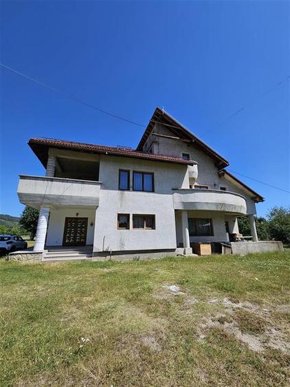 Teren Construcții intravilan de 33161 mp, în Central