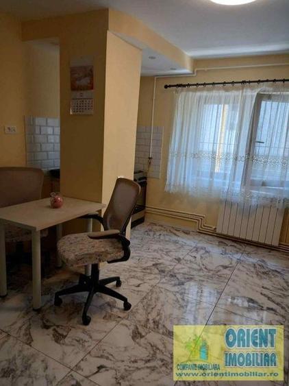 Far, de vanzare 2 camere, decomandat, parter, gaze, mobilat - 9