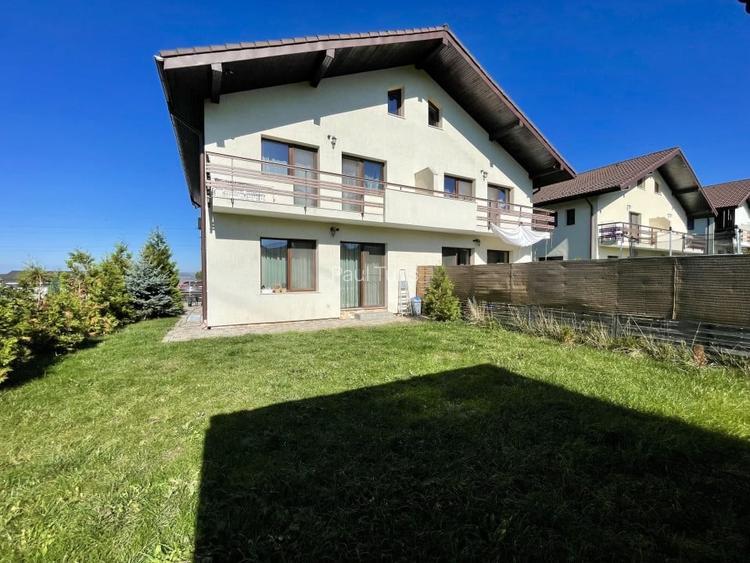 Duplex spatios complet mobilat cu teren de 300mp