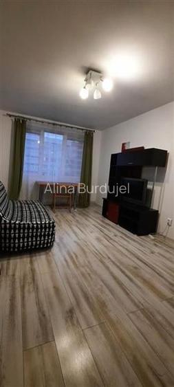 Apartament cu 2 camere semidecomandat în Centrul Civic Apartament cu 2 camere semidecomandat în Centrul Civic