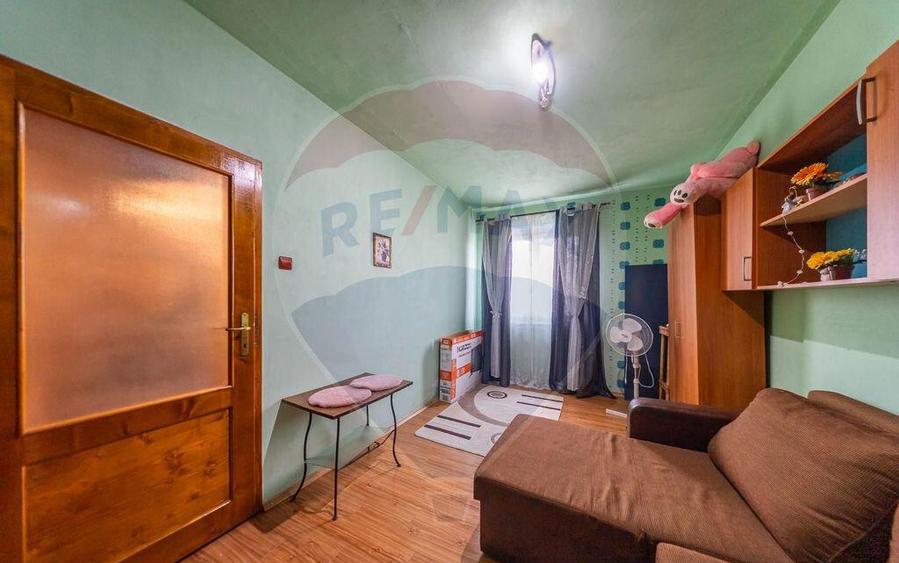 Apartament de vanzare 3 camere Chisineu Cris - 2