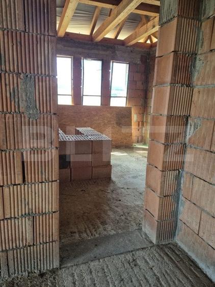 Casa in rosu cu 1500 mp teren - 5