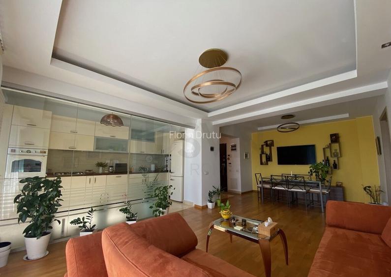 Apartament 3 camere - mobilat -2 parcari incluse Apartament 3 camere - mobilat -2 parcari incluse