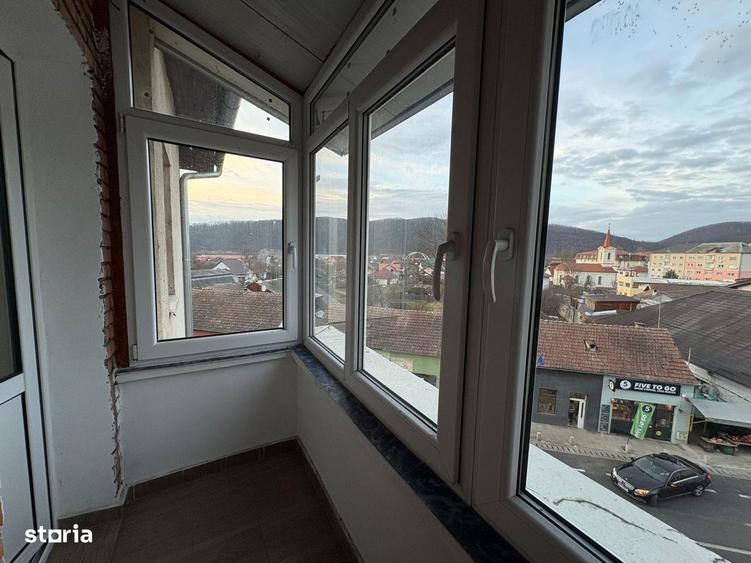 Apartament cu 3 camere ?i 2 balcoane in Beclean + garaj - 6