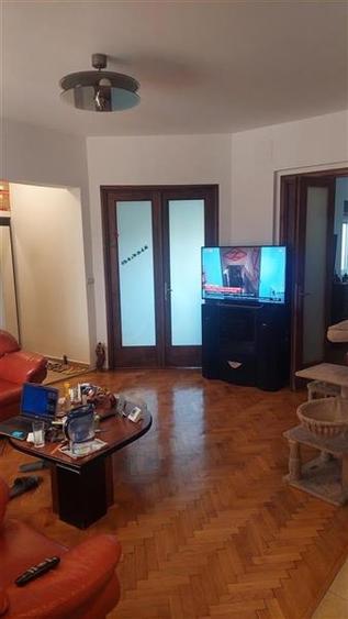 Apartament 3 camere, etajul 3/S+P+3+Pod,imobil cu lift,  zona Dacia - 2